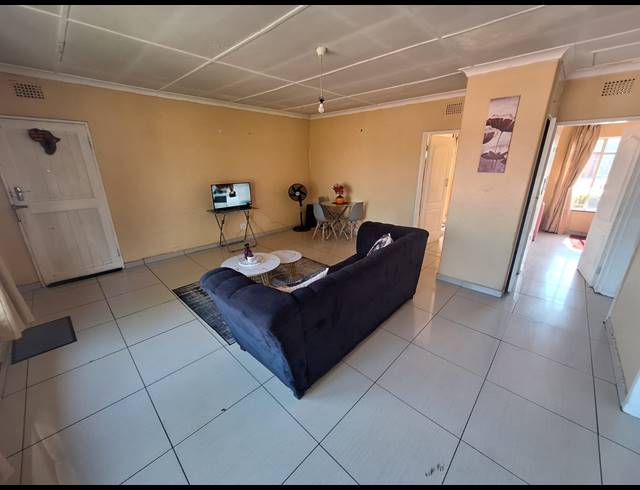 2 BEDROOM FLAT FOR SALE IN PEACEHAVEN